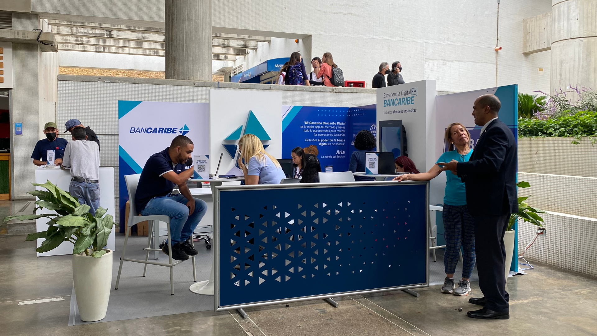 Ucabistas se unen a la Experiencia Digital Bancaribe